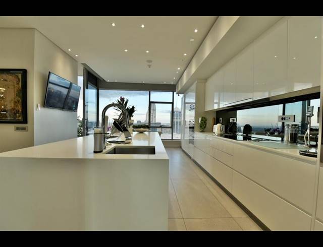 4 BEDROOM APARTMENT FOR SALE IN SANDHURST